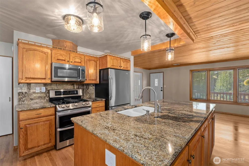 1381 Little Twin Lakes Road Colville, WA 99114