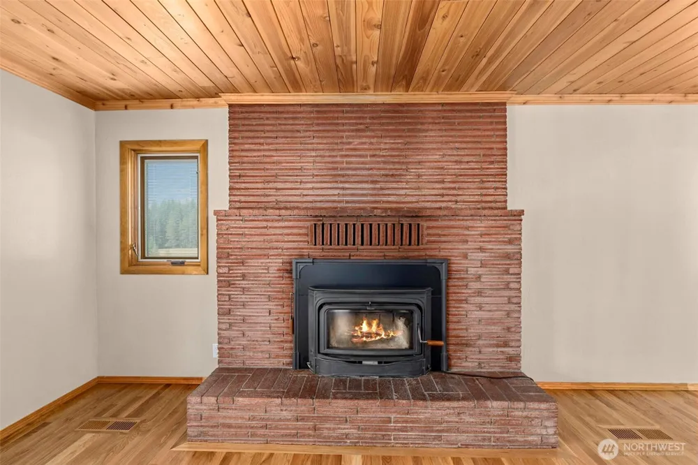 1381 Little Twin Lakes Road Colville, WA 99114