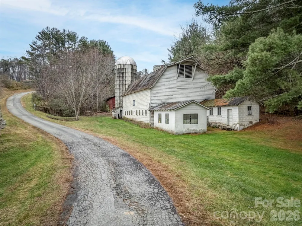 896 Newfound Road Leicester, NC 28748