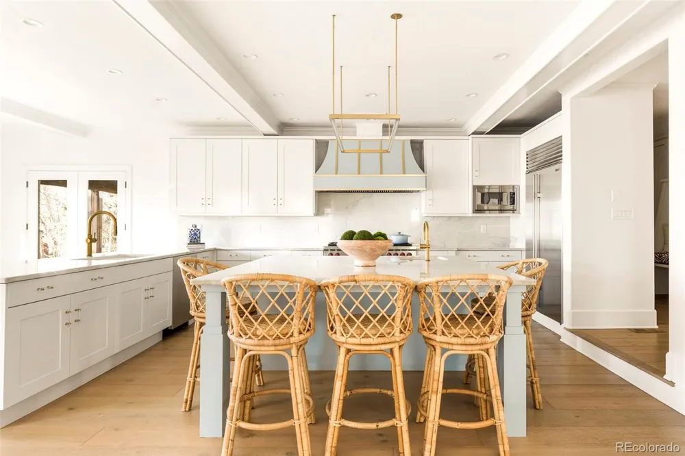 35 S Bellaire Street