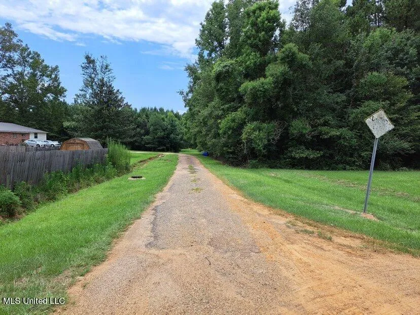 000 Colonial Drive Magee, MS 39111