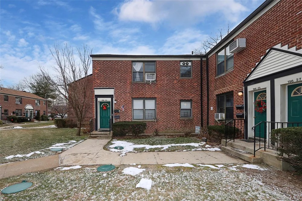 196-23 73rd Ave #2 Fresh Meadows, NY 11365