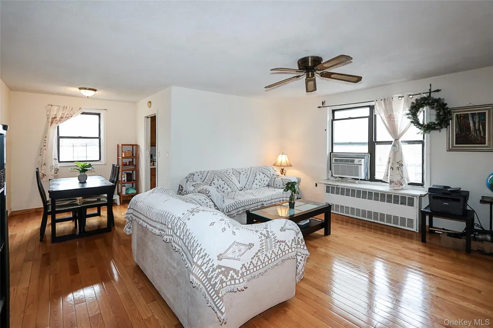 196-23 73rd Ave #2 Fresh Meadows, NY 11365