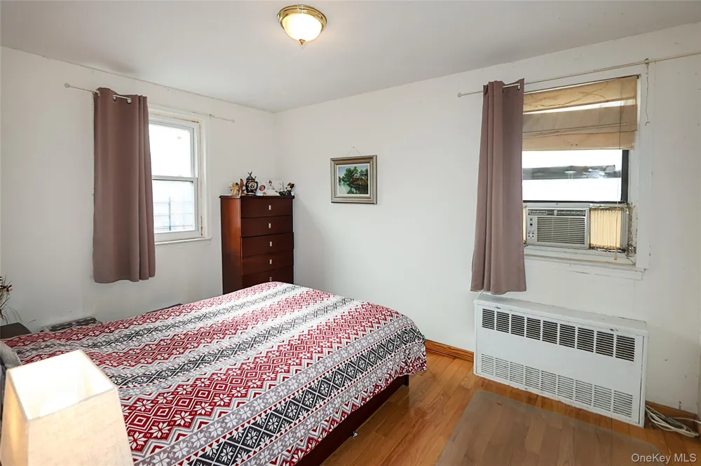 196-23 73rd Ave #2 Fresh Meadows, NY 11365