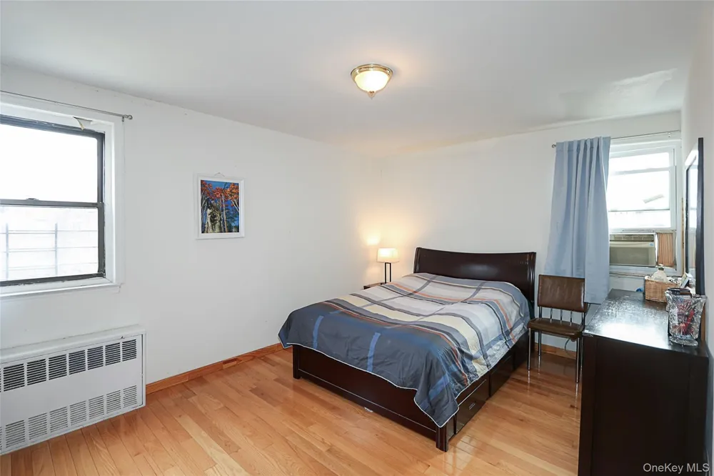 196-23 73rd Ave #2 Fresh Meadows, NY 11365