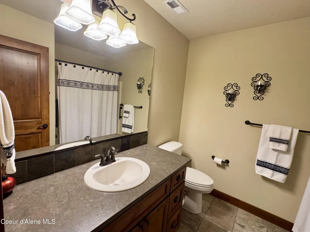 9157 Piper Court Hayden, ID 83835