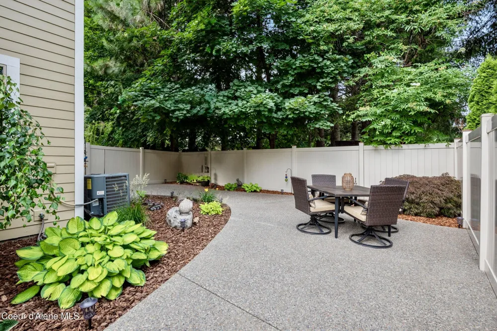 9157 Piper Court Hayden, ID 83835