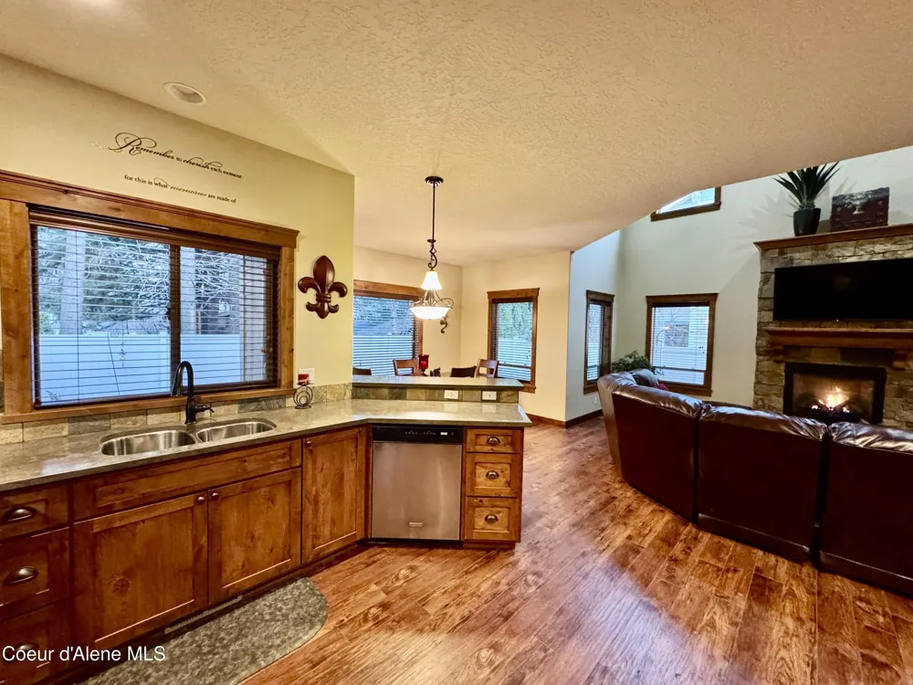 9157 Piper Court Hayden, ID 83835