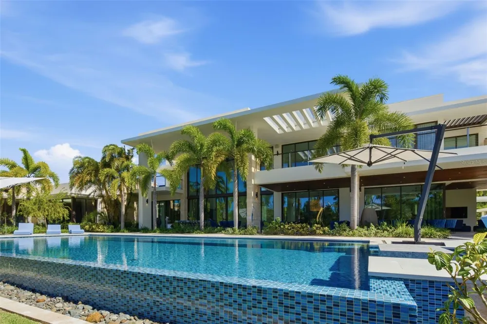 206 LEGACY Dorado, PR 00646