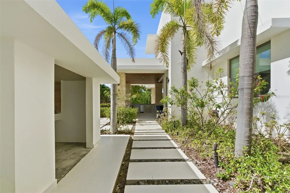 206 LEGACY Dorado, PR 00646