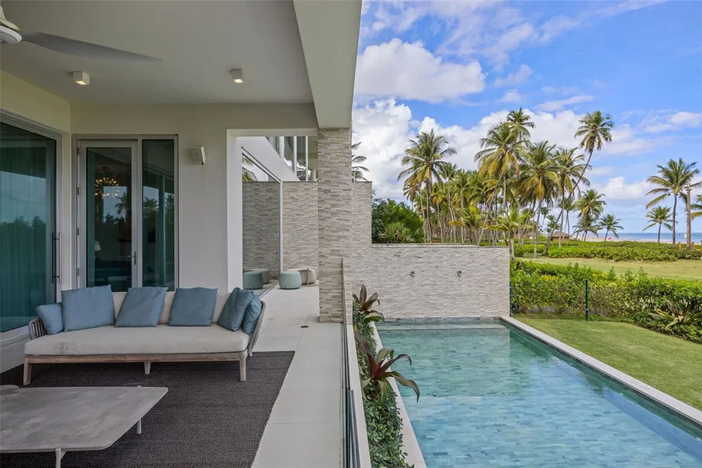 3101 OCEAN DRIVE Rio Grande, PR 00745