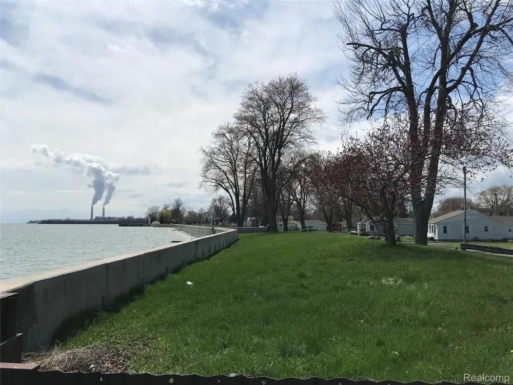 EDGEWATER Frenchtown Township, MI 48162