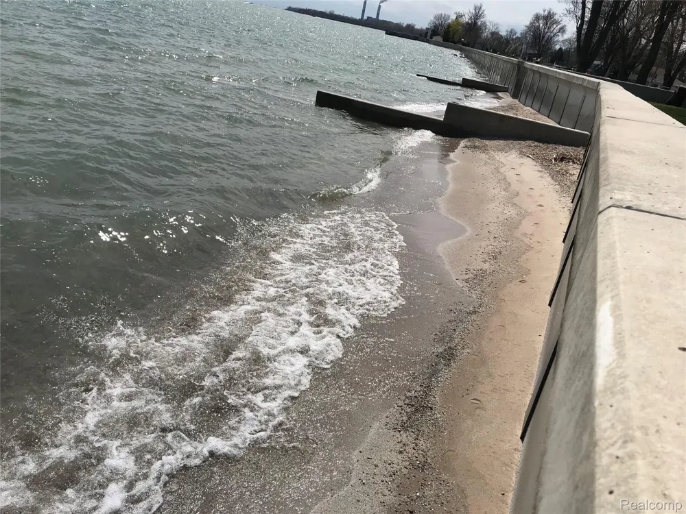 EDGEWATER Frenchtown Township, MI 48162