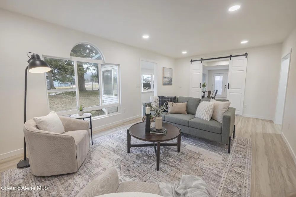 202 W 10th Avenue Post Falls, ID 83854
