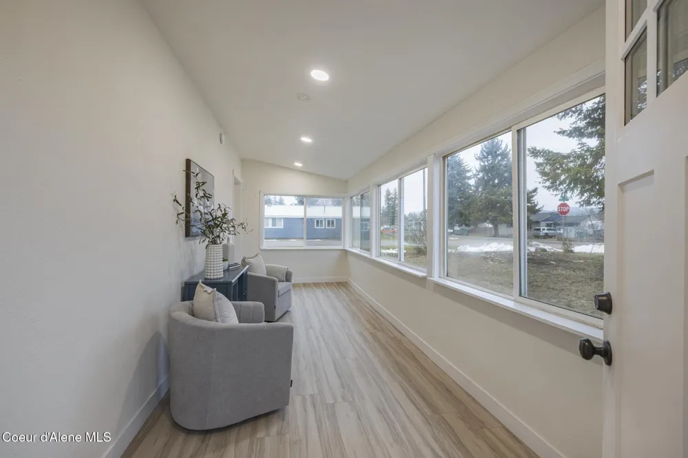 202 W 10th Avenue Post Falls, ID 83854