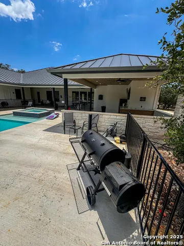 34 Lazy Day Concan, TX 78838