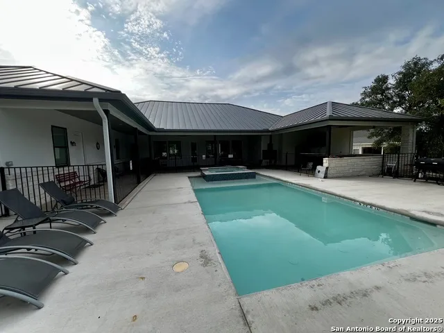 34 Lazy Day Concan, TX 78838