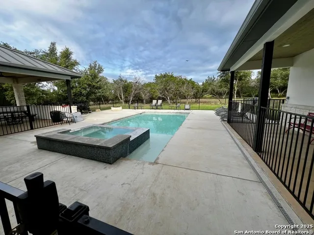 34 Lazy Day Concan, TX 78838