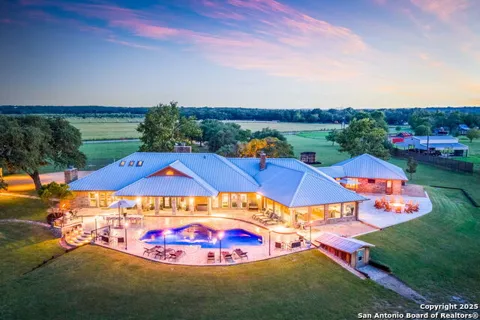 871 Chimney Valley Rd