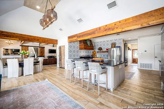 871 Chimney Valley Rd Blanco, TX 78606