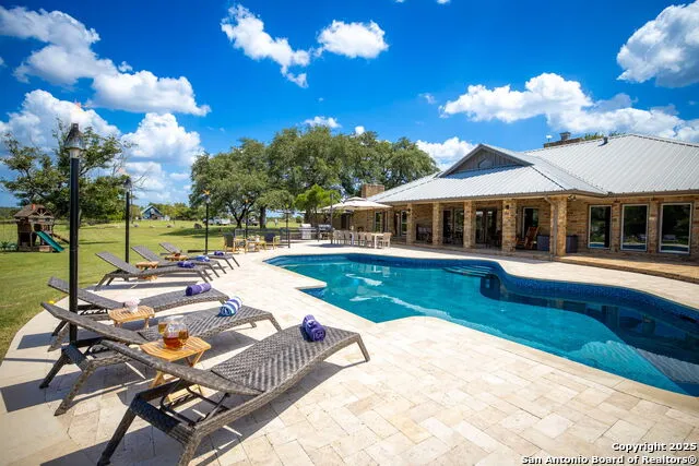871 Chimney Valley Rd Blanco, TX 78606