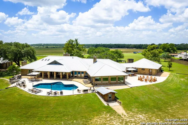 871 Chimney Valley Rd Blanco, TX 78606
