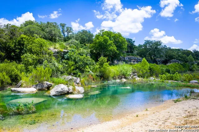 871 Chimney Valley Rd Blanco, TX 78606