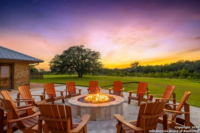 871 Chimney Valley Rd Blanco, TX 78606