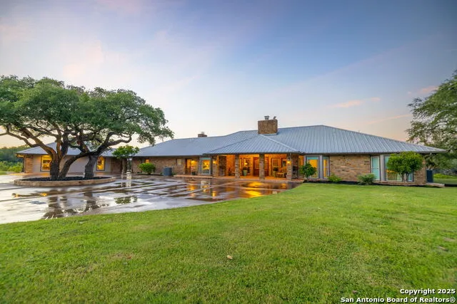 871 Chimney Valley Rd Blanco, TX 78606