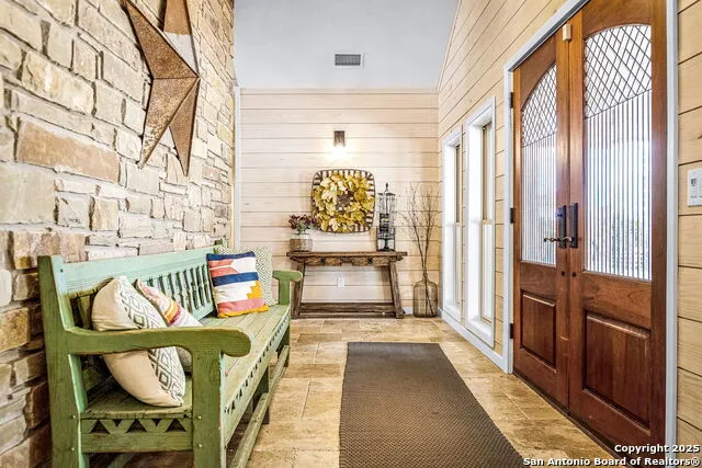 871 Chimney Valley Rd Blanco, TX 78606