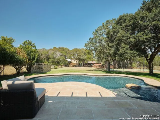 353 Lakeview Blvd New Braunfels, TX 78130