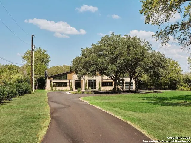 353 Lakeview Blvd New Braunfels, TX 78130