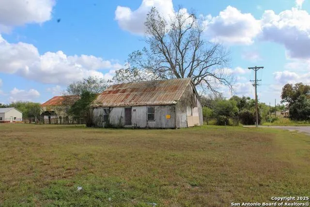 315 Lloyd Bentsen Hwy Beeville, TX 78102
