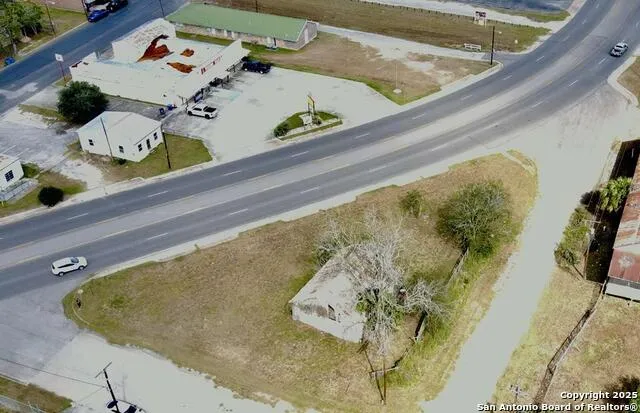 315 Lloyd Bentsen Hwy Beeville, TX 78102
