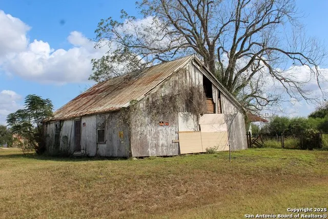 315 Lloyd Bentsen Hwy Beeville, TX 78102