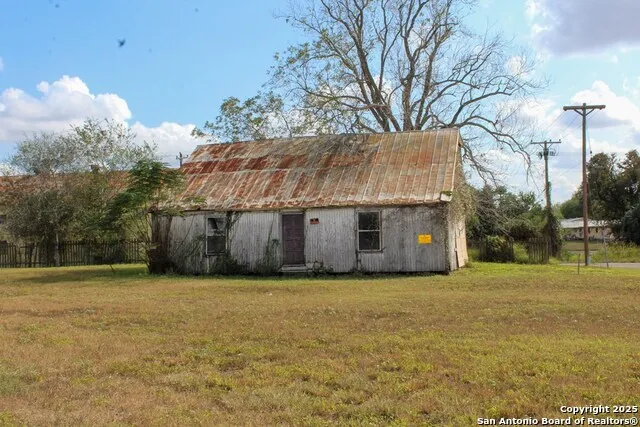 315 Lloyd Bentsen Hwy Beeville, TX 78102