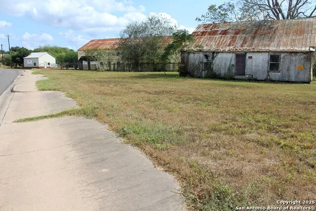 315 Lloyd Bentsen Hwy Beeville, TX 78102