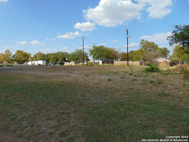 7927 PINEBROOK DR San Antonio, TX 78230