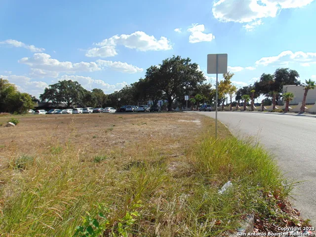 7927 PINEBROOK DR San Antonio, TX 78230