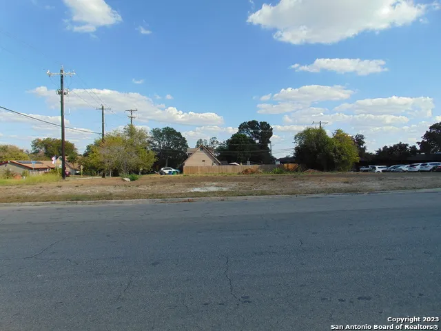 7927 PINEBROOK DR San Antonio, TX 78230