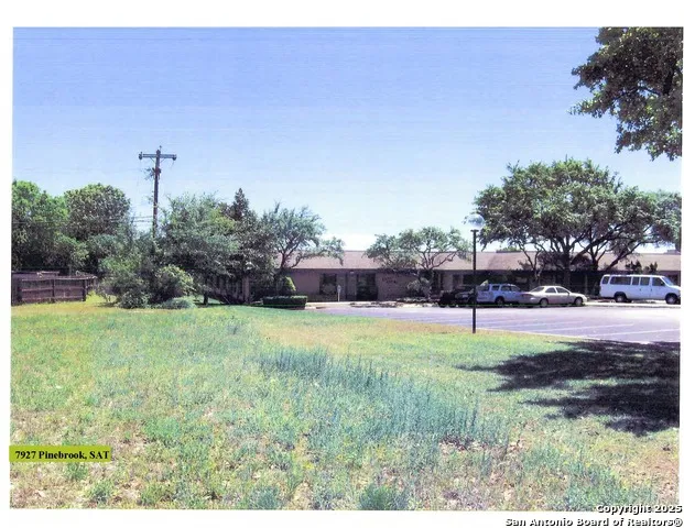 7927 PINEBROOK DR San Antonio, TX 78230