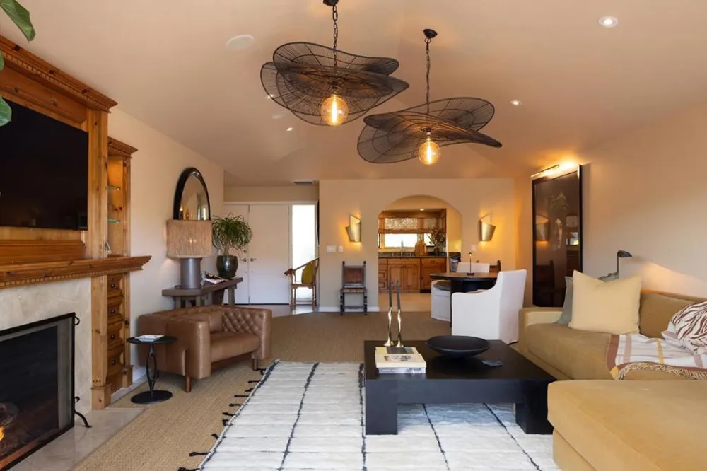 261 Del Mesa Carmel Carmel, CA 93923