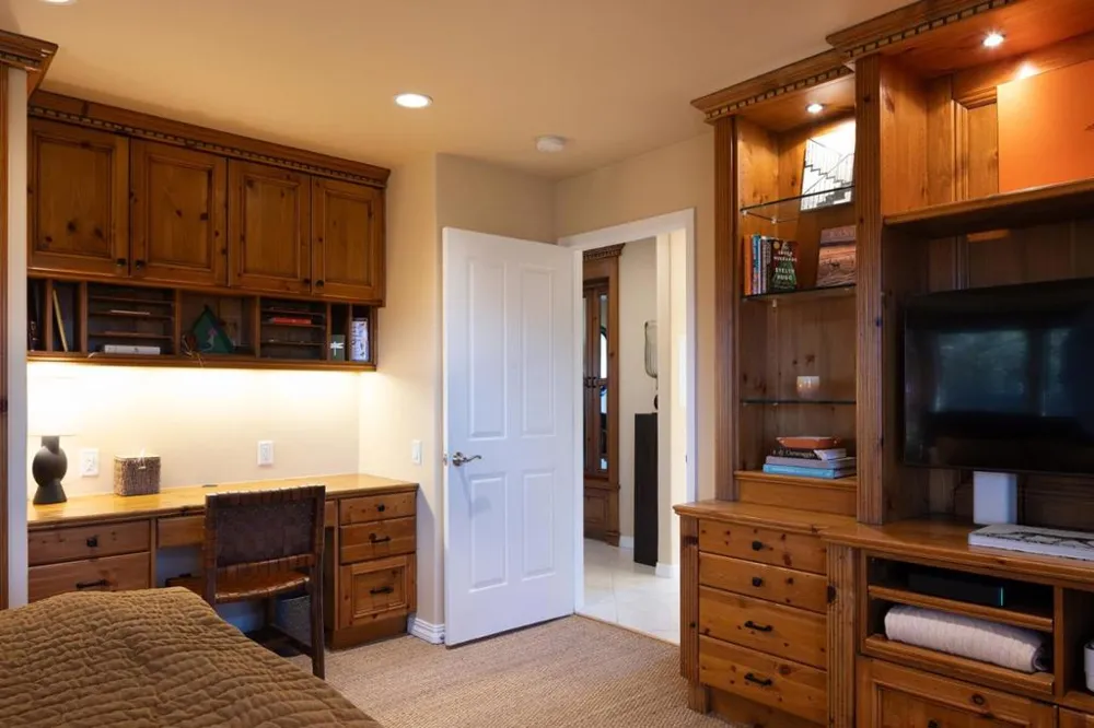 261 Del Mesa Carmel Carmel, CA 93923