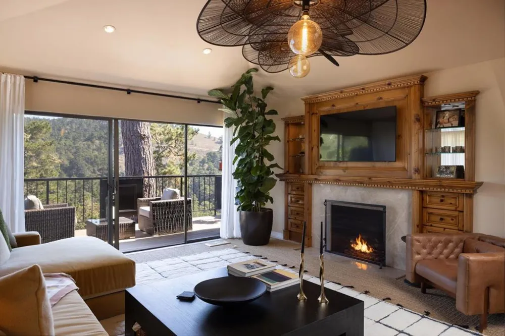 261 Del Mesa Carmel Carmel, CA 93923