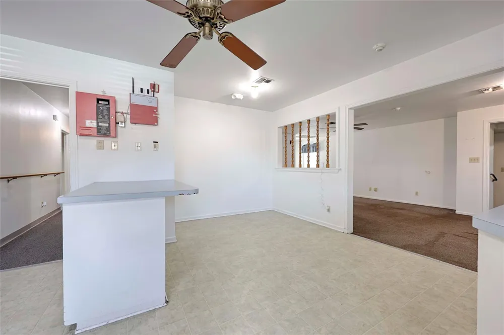 122 Ave E Shiner, TX 77984