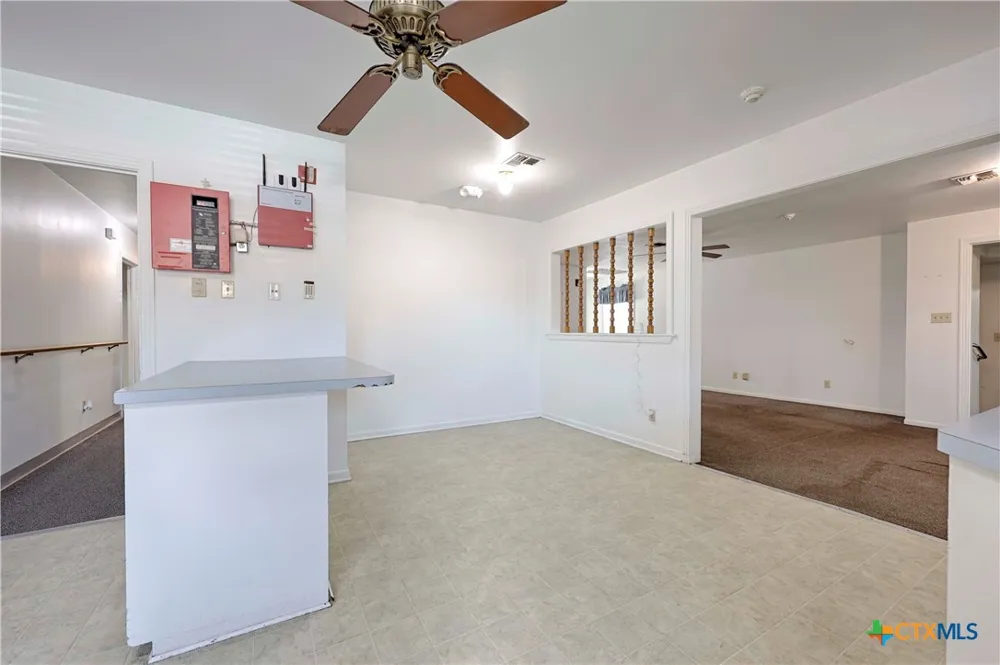 122 Ave E Shiner, TX 77984