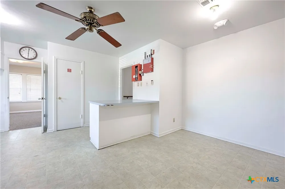 122 Ave E Shiner, TX 77984