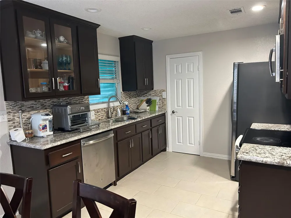 306 Isles End Road Tiki Island, TX 77554