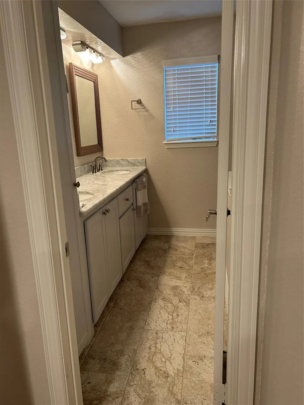 306 Isles End Road Tiki Island, TX 77554