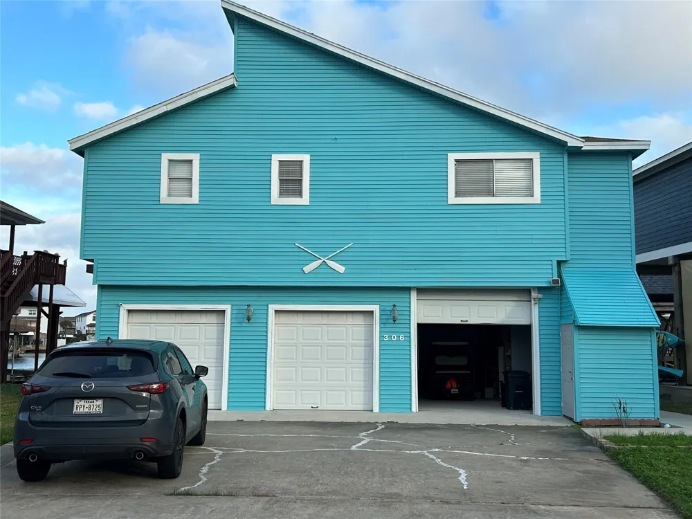 306 Isles End Road Tiki Island, TX 77554